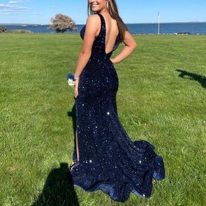 Faviana dress, size 2, blue